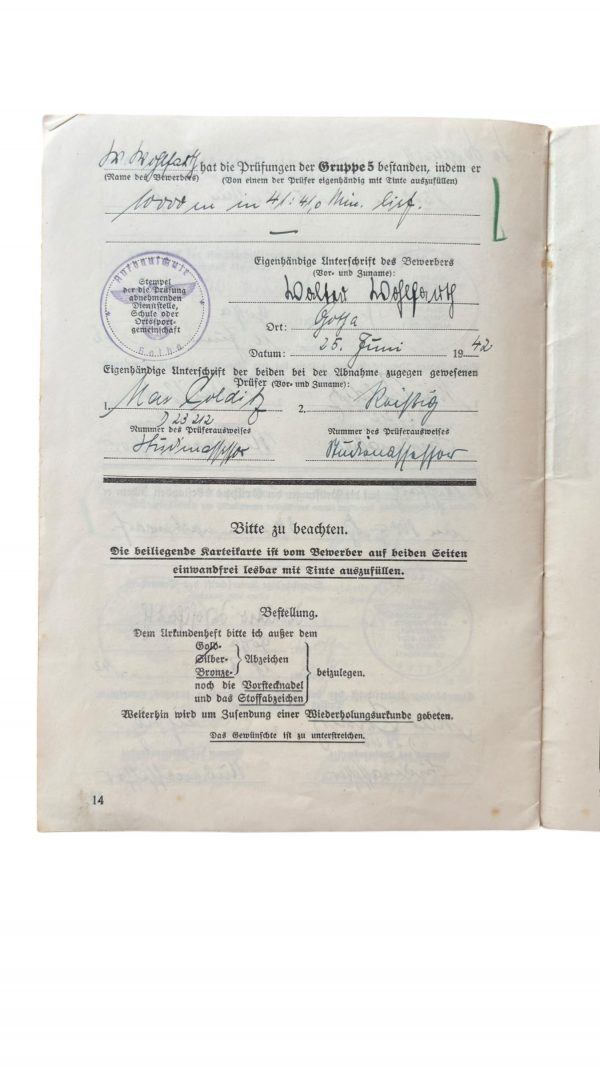 Ensemble Reichssportabzeichen 1942 Hitlerjugend – Image 7