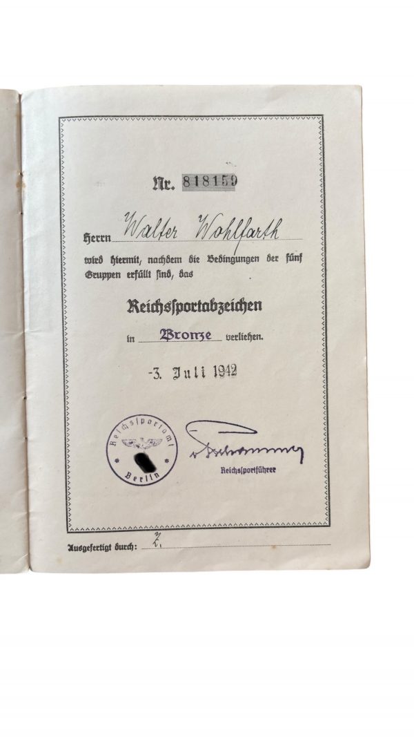 Ensemble Reichssportabzeichen 1942 Hitlerjugend – Image 8