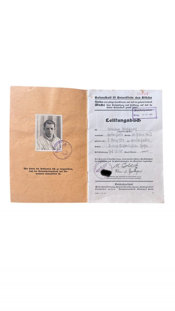 Ensemble Reichssportabzeichen 1942 Hitlerjugend – Image 11