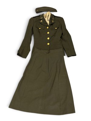 Ensemble Nurse 1944 WWII
