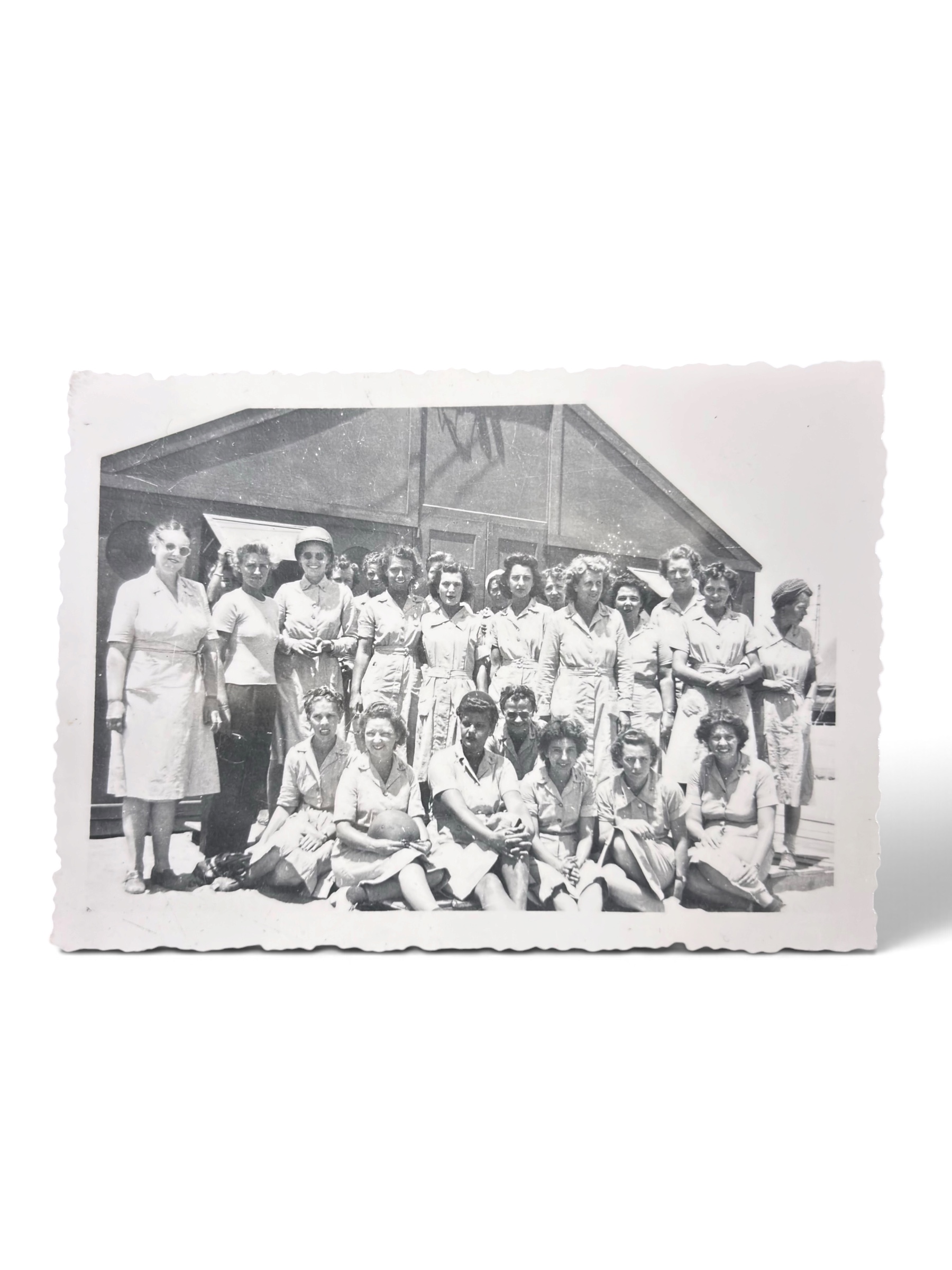 Lot Photo Nurse Camp Militaire WWII – Image 3